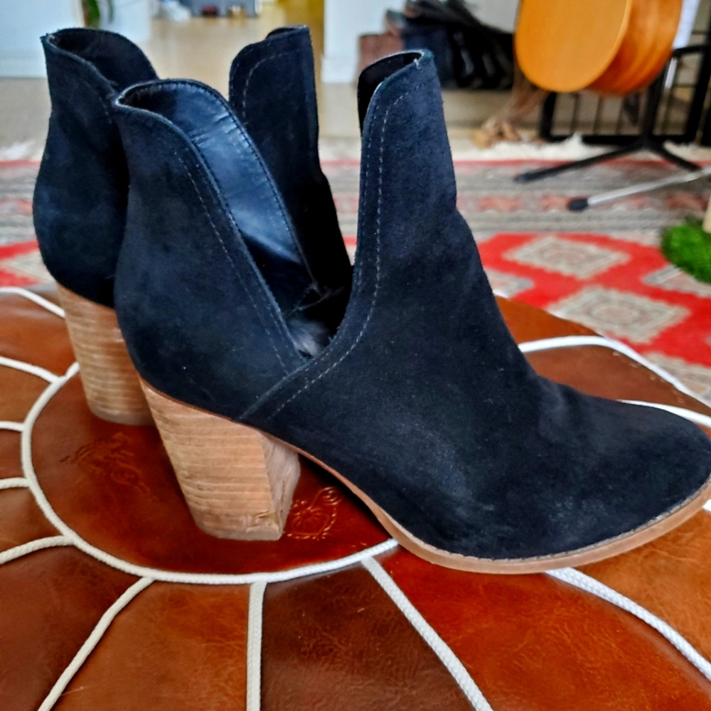Booties - Picture 4 of 8
